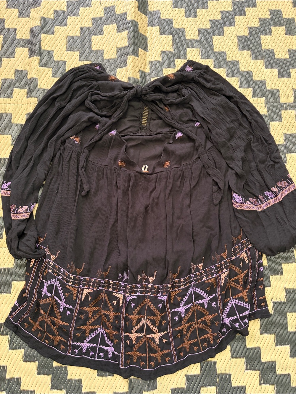 EUC Free People Bohemian Open Back Top with Tribal Embroidery - Picture 4 of 5
